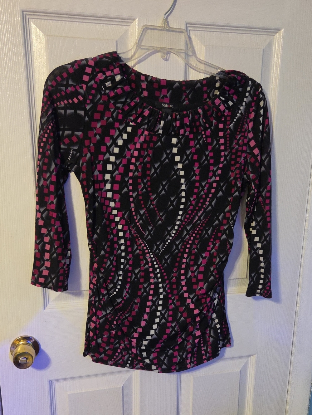 Style & Co. Black, Magenta & White Geometric Long Sleeve Top